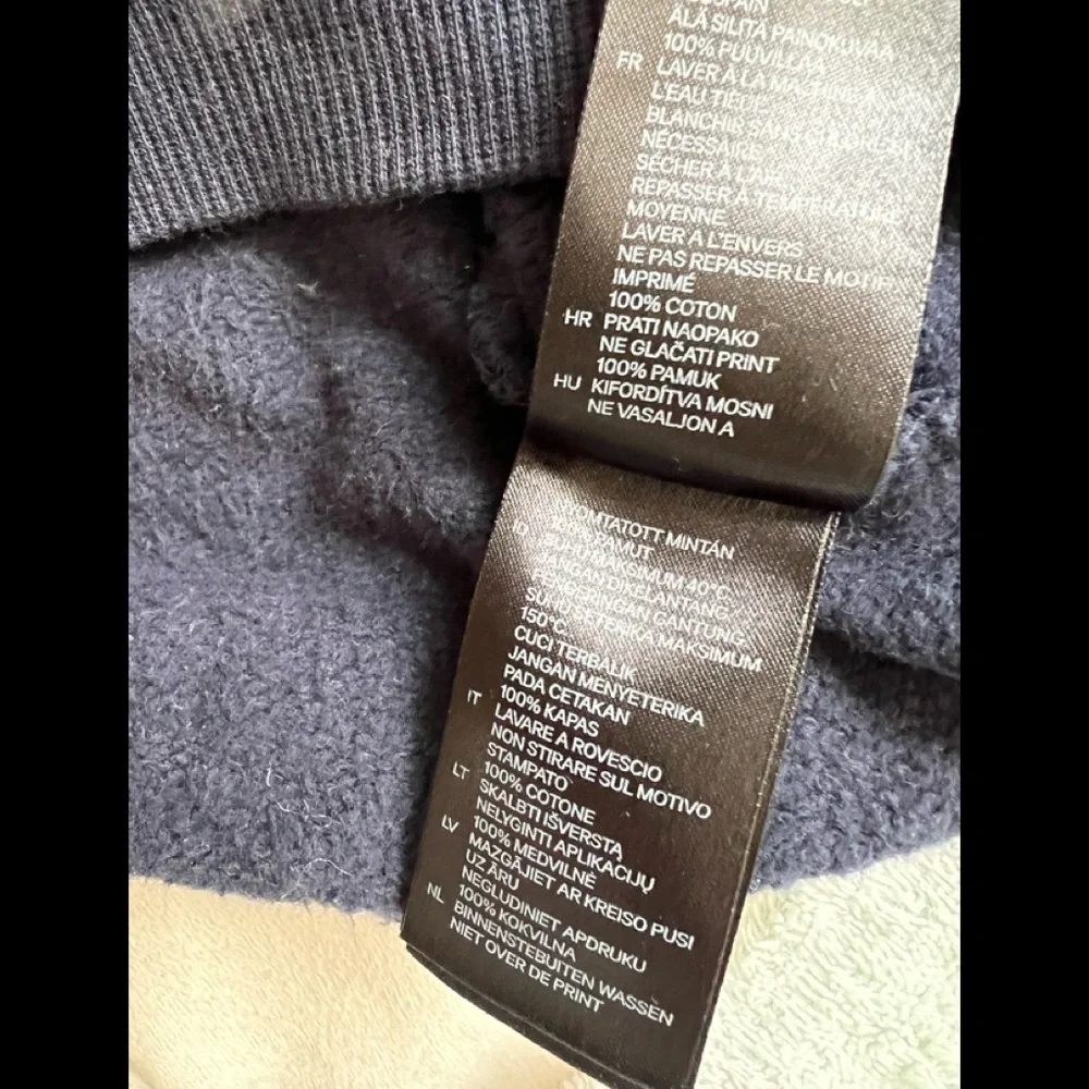 H&M Sweatshirt - Picture 7 of 7